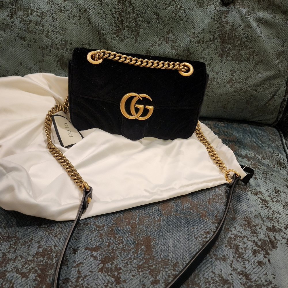 ‼️SOLD‼️Black Velvet Gucci Marmont Crossbody Bag - Picture 2 of 8